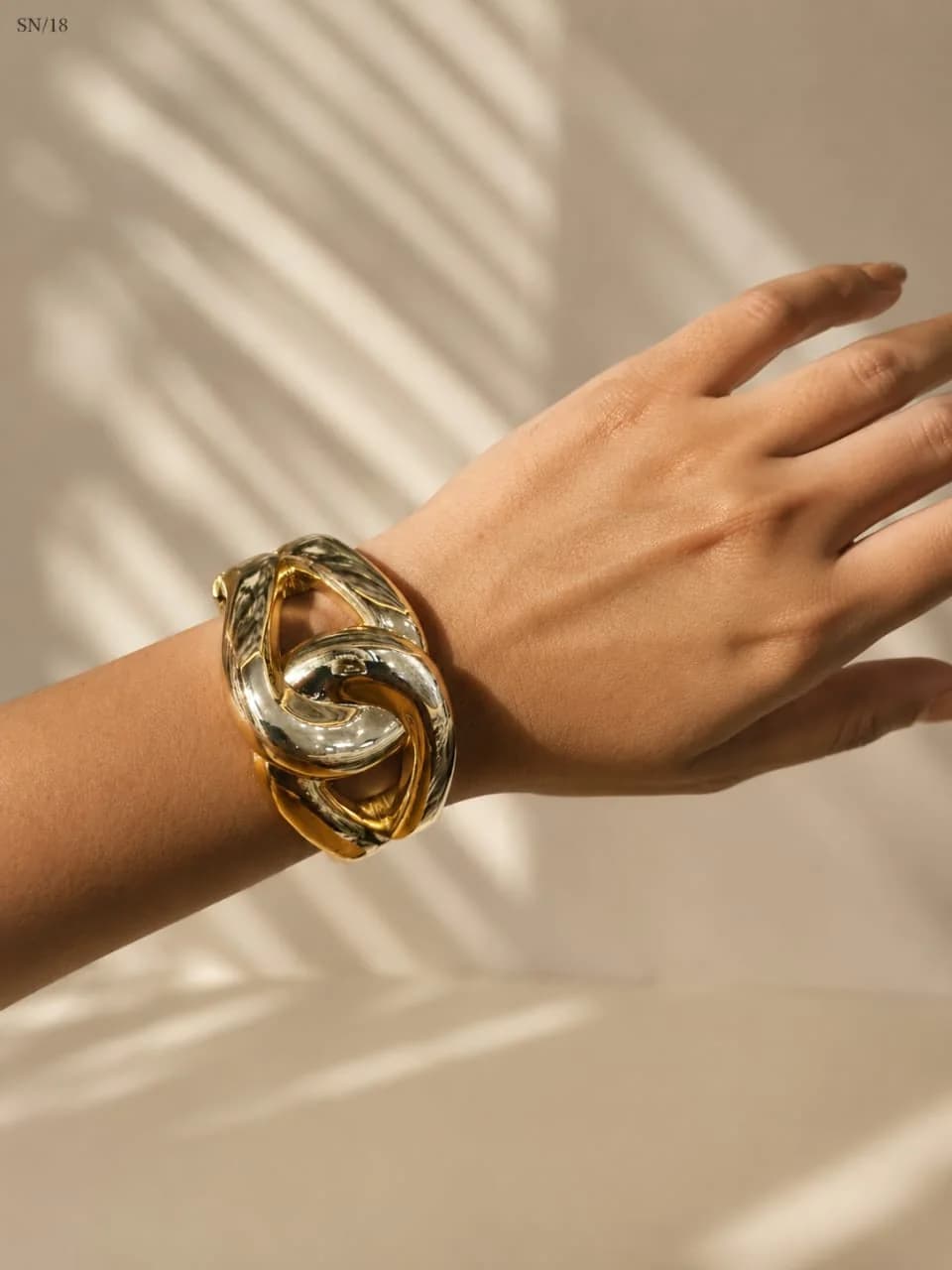 Bracelets 18